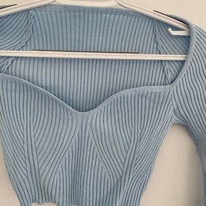 sweetheart neckline cropped long sleeve